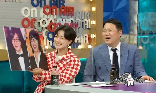 Comedian Jang Dong-min confides that he had a feud with Ong reach grands Yoo Se-yoon, You sang-mu.Jang Dong-min is going to tell me a story of my own place for five years, which stimulates curiosity.Jang Dong-min will appear on MBC Radio Star which will be broadcast on March 31st.Yoo Se-yoon and Jang Dong-min, who returned to Radio Star MC, are the best friends of the entertainment industry.The two college motives formed the gag team Ongeach grands with You sang-mu and made their debut as a comedian of 19 KBS bonds side by side.He has been active in Gag Concert and many entertainment programs separately and has been friendship for more than 20 years.Jang Dong-min Confessions that Ong reach lands, who are between the chunchins, also had a conflict.According to Jang Dong-min, his sister and motive, Yoo Se-yoon, You sang-mu, changed after his debut and he lived alone for five years.In the end, Jang Dong-min will rob his eyes by telling him that he had tears due to the explosion of tears accumulated during the drinking party with Ong reach lands members.Jang Dong-min then recalls the memories that were unfair because of Modern Imagination You sang-mu among the members of Ong reach lands, and the performance of You sang-mu, who does not cover the water to make it funny (?), the wedding of the gift tells the whole story of the sudden atmosphere.Along with the revelation of Jang Dong-min, the connection between the phone call with You sang-mu, the man who launched the wedding ceremony, will be a big smile.Ongeach grands leader Jang Dong-min is the 19th chapter that has been in charge of the leader role among the 19th KBS public comedian.Jang Dong-min reveals the story of a temporary suspension of the collective culture, saying that he became a 19th class leader with his senior picks.Jang Dong-min hesitates to take out the story with his own mouth, but releases his self-sealing, which has been hidden for more than a decade.Hwang Hyun-hee is jealous of Jang Dong-mins disclosing of the story, saying, Ongeach lands pretend to be cool.In addition, Jang Dong-min went to my awards ceremony and revealed an anecdote that he had been hurt by netizens for following Actor Bae Yong-joon.Jang Dong-min is to deliver an open apology to the unintentionally compared Bae Yong-joon in more than a decade.
