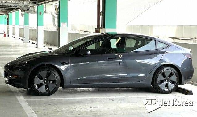 직접 고른 2021년형 테슬라 모델 3 미드나잇 실버 색상