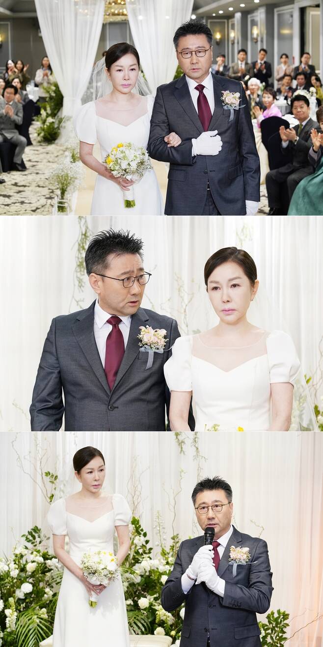 What happened at Wedding ceremony at Choi Jeong-Woo and Park Jun-geum?Choi Jin-Woo and Park Jun-geums unusual Wedding ceremony scene was unveiled in KBS1s new evening drama Dragon Dreams (playplayplay by Dae Myeong-jae and director Kim Jung-gyu), which captivated viewers with its different composition and novelty.Choi Jin-Woo and Park Jun-geum in the photo are walking on Virgin Road with a dark look.Choi Jin-Woo, who looked at Park Jun-geum with a worried look in front of the guests, suddenly grabbed the microphone and said something to the guests.In an unexpected situation, Park Jun-geum is watching Choi Jin-Woo with a rather surprised look.In the last broadcast, the story of Choi Jeong-Woo and Kang Peony (Park Jun-geum) Family were shown.When the kitchen was not available due to the electric short circuit, Moutan peony borrowed the kitchen of the gold Sangbaek (Ryu Jin) and prepared the food carefully.The flower was full of food, but the family of the flower, which was not happy with the marriage of the father, showed uncomfortable and disliked.Im sorry! Why are you snorting at me?So the old guys have gone over it, and youre going to be a double-legged man? he said.One of Deepflows rude actions (Wang Ji-hye) was angry, saying, Wen Mam-ma? But Deepflow shouted, saying that his nephew had seen it all.Hearing this, Jonghwa revealed that he was an acquaintance of his own and apologized to the Family of the Moutan peony for Deepflows mistakes.When the bell rose from his seat and grabbed Deepflows neck, saying, I am this child, Moutan peony shouted Stop and poured out sadness toward the family of the bell.When Moutan peony went into his room saying, Its really too much, Jonghwa apologized for knocking on Moutan peonys visit and the family members did not know what to do.Among them, the most happy Wedding ceremony day of the smile and the expression of the Moutan peony were caught, and the aftereffects of the disturbance at the meeting were attracting attention.The 5th episode of Idle Dreaming, which will reveal the story of the Wedding ceremony of Geum Jonghwa and Kang Peony, which was concluded at the end of twists and turns, will be broadcast on KBS1 at 8:30 pm today (on the 2nd).PhotosKBS