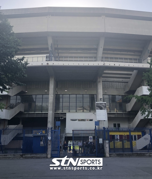 로미오와 줄리엣의 무대 베로나. 이를 연고로 하는 엘라스 베로나의 홈 마르칸토니오 벤테고디.