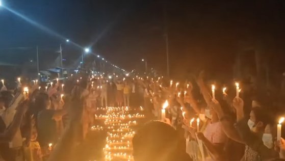 지난 9일(현지시간) 미얀마 카친주 시민들이 촛불 시위를 벌이고 있다. [카친웨이브]