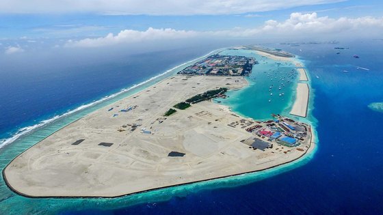 몰디브 수도 말레 북동쪽에 건설 중인 인공섬 훌후말레. HDC