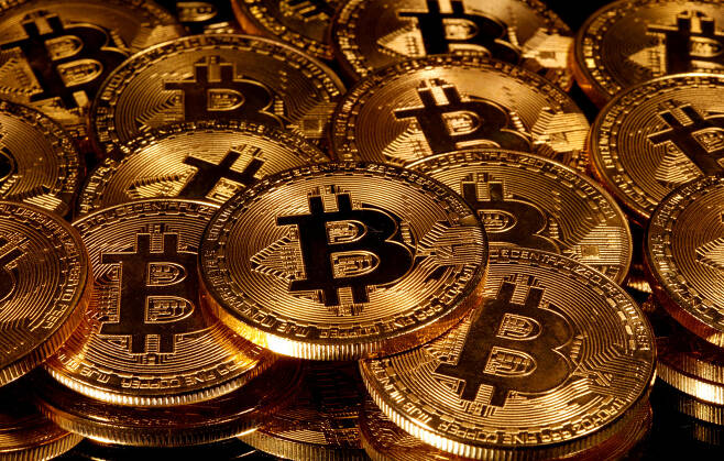 A visual concept image of Bitcoin cryptocurrency. (Reuters-Yonhap)