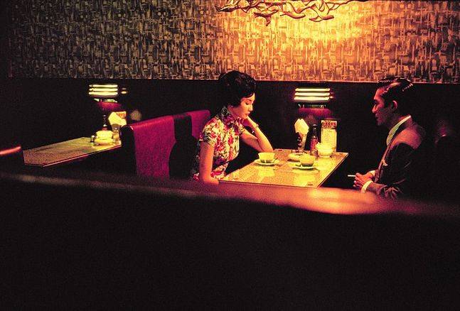 배우자들의 외도를 확인하는 두 사람 ⓒ영화 '화양연화'