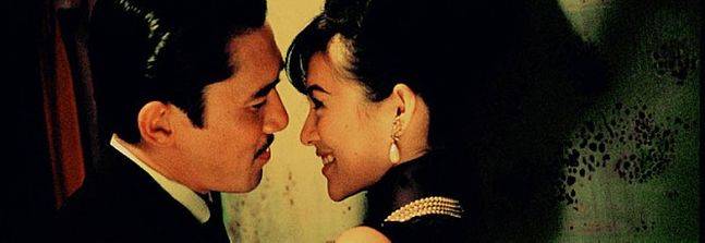 사랑은 원형을 반복한다. 바이링에게서 수치첸을 보는 차우 ⓒ영화 '2046'