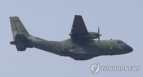 공군 CN-235 수송기 [연합뉴스 자료사진]