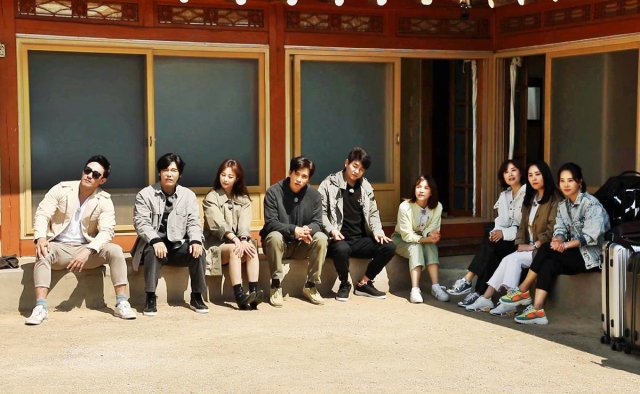 On SBSs Burning Youth, which is broadcast today (20th), the scene of Cherrys date, which was full of pink airflow of Ahn Hye-Kyung and Goo Bon-seung eye couple, will be revealed.Young people who traveled to Goseong, Gangwon Province, which has a superb view of Mt. Seorak and a golden fishing ground in the East Sea, selected Goo Bon-seung and Ahn Hye-Kyung as the new Friend pickup group.The two men, who were picking up the new Friend with full anticipation, got out of the car as if they were caught in the spring breeze and the full Cherry, and they forgot to wait for the new Friend and fell into memories of their own.While I was enjoying Cherry dating naturally as if I was just two, I was pretty toward Seungeun Hye-kyung, Ahn Hye-Kyung also responded that my brother is more beautiful in my eyes.It added to the skinship of the two people, leaving a couple life shot, as well as walking on Cherry Road and spending time with them, making them feel friendly enough to mistake them as real couples.On the other hand, the new Friend will appear as a legend star who has been wrinkled in the 90s as a representative icon of the X generation.The production team introduced a new Friend who made a stroke of the music industry, and the youths responded that they already noticed the identity of the new Friend with the hints given by the production team and could not believe it.Not only did a lot of young people confess their fanfare about him, but they also prepared a welcome ceremony with the dance that they have never shown.In particular, he praised Bonn, who has a relationship with the new Friend, as he is a genius, and was excited about a long time meeting.However, unlike the expectation of the main victory, the new Friend faced a embarrassed and embarrassed expression.The new Friend, who could not stand the awkward atmosphere, is the back door that asked the production team, What should I do?I knew Boni was a producer and singer decades ago with the new Friend and Bonn.The new Friend, who said he produced his representative song directly, surprised all the crews of the Seungeun, who had released the episode 27 years ago, which he did not even know.What will be the identity of the new Friend that made the youth out of the duke and the episode with the main winner revealed in 27 years can be seen on SBS Burning Youth at 10:15 pm on Tuesday 20th.Photos: SBS