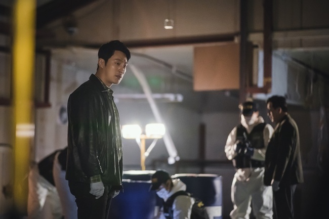 Mouse Lee Hee-joon will perform Miso-heat acting Battle Spirits Saikyou Ginga Ultimate Zero Zero.In the 14th episode of the TVN tree drama Mouse (playplayplay by Choi Ran/director Choi Jun-bae/production Highground, Studio Invictus), Jung Bar-reum (Lee Seung-ki) frozen after witnessing the display of pictures of bodies full of walls in an underground space hidden under his yard.The awakening ending, which was shocked by Jung Bah-rum, who realized that the Predator, who was believed to be Sung Yo-han (Kwon Hwa-woon), was none other than himself, caused a great wave in the house theater.In the 15th episode of Mouse, which will be broadcast on the 22nd, the truths hidden in relation to the real Predator are revealed one by one on the surface, giving tension that can not be taken away.The scene in which rubber teeth (Lee Hee-joon) and coroners are forensics the scene in the questionable space.While looking around the scene with eyes full of anger and bloodshot eyes, I find a body covered with white cloth and check it with trembling hands.At that moment, the rubber teeth puke and dry the screamed miso-heat with the painful face.The question of where the rubber teeth arrived is raising questions about the 15th story, whether they will know what they will find and what they have burst into tears, and whether they will know the same fact as the true Predator.Lee Hee-joon was a scene where a high tension should be maintained in a tight atmosphere, so he attracted attention with his efforts to catch up with his emotions while he was thinking alone all the time preparing for the filming.Lee Hee-joon was unable to cope with the anger when the shot entered, but he finally expressed the situation of rubber teeth that erupted the painful feelings without hesitation and created another monumental scene.