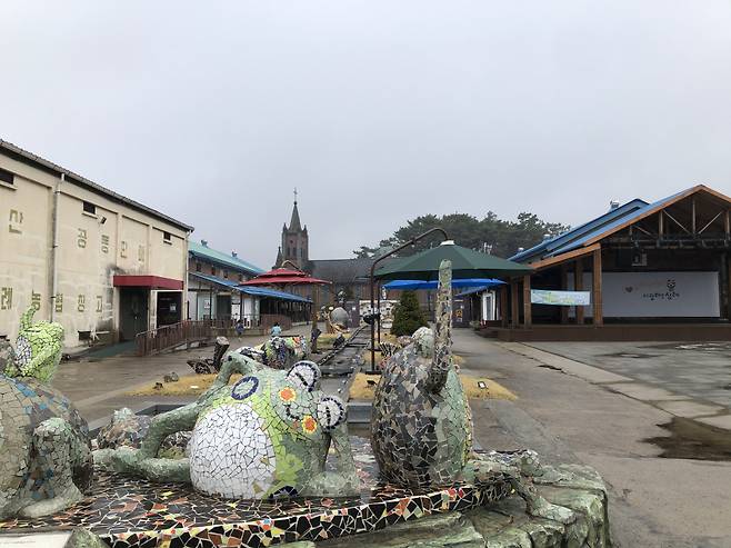 삼례문화예술촌 자리는 원래 맹꽁이 등 양서동물들의 서식지였던 곳으로, 주민참여를 통해 그 스토리를 반영한 공간이 조성돼있다. ⓒ김지나