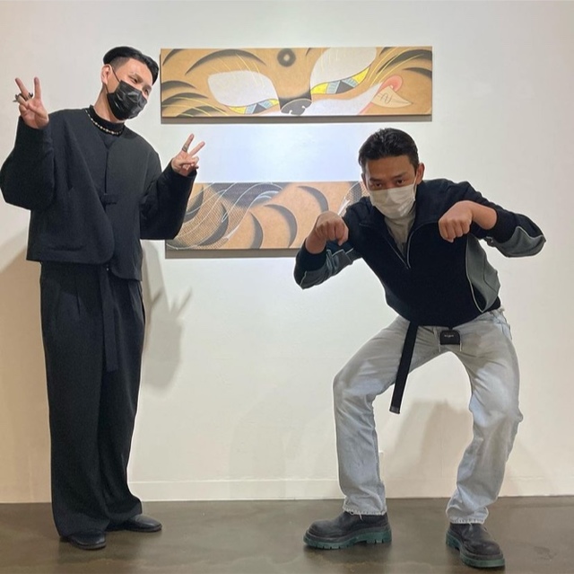 On the 28th, Yoo Ah-in posted a picture on his instagram with an article entitled I like you!In the open photo, Yoo Ah-in visits an exhibition of his acquaintance and poses in front of the picture.A playful figure, such as bending down and hand-cuffing to imitate Tiger, catches the attention of fans.Meanwhile, Yoo Ah-in has been working with Yoo Jae-myeong in last years film Without a Sound, and is looking forward to appearing on Netflixs new original Hell, which is scheduled to be released this year.sympathy media