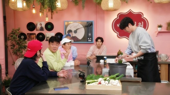Baek Jong-won surprised at Sung Si-kyung Cuisine abilityOn SBS Mattan Square, which will be broadcast on May 6, the singer Sung Si-kyung, who is gathering attention with his brilliant cuisine talent, Sung Si-kyung, will unveil his own Beefstak plant Cuisine recipe.Kim Dong-jun confessed to Sung Si-kyung that he was healed after seeing his SNS.The members praised Sung Si-kyungs SNS, saying that it was full of Cuisine, and his Cuisine ability.Sung Si-kyung said, It is kept for a week (posts) like broadcasting.At the Baekya restaurant, Sung Si-kyung showed his Cuisine skills. The members looked at the photos of Sung Si-kyungs previous Cuisine.Baek Jong-won was surprised by the various Cuisine skills that crossed various genres such as bakery, Chinese food, and style, saying, What are you?Sung Si-kyung introduced his own Beefsteak plant Cuisine; he explained his own honey tips and proceeded with Cuisine.The members who tasted the completed Cuisine screamed and admired.In particular, Yoo Byeong-jae praised it as the first taste I had ever eaten since I was born, and Kim Dong-jun said, I think I came to Italy.Sung Si-kyung table Beefsteak plant Cuisine recipe that surprised Nongvengers is released on the air.