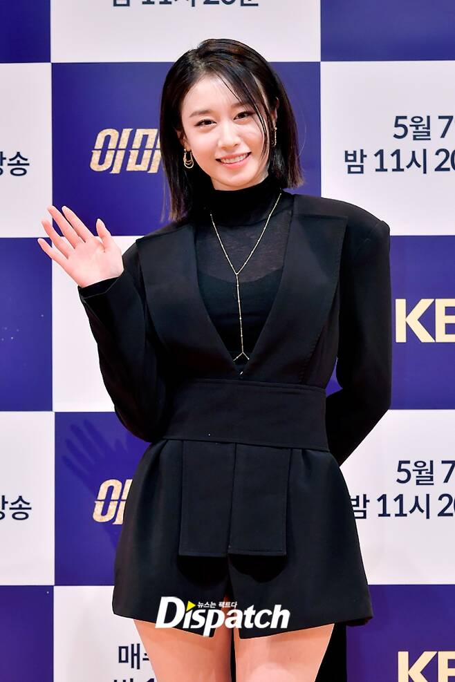KBS2s production presentation of the new Friday drama Imitation (director Han Hyun-hee, playwright Kim Min-jung Choi Sun-young) was held online on the afternoon of the 7th.Park showed off her sic charm in the All Black Everything fashion, with an elegant atmosphere.On the other hand, Imitation is an idol dedication that supports all the stars who dream of real in line with the era of 1 million idol entertainment notices.Based on the same name Webtoon, a new world view centered on idols is interesting. The first broadcast at 11:20 pm on the 7th.My beauty is done.all black everything sicSmile, melt.
