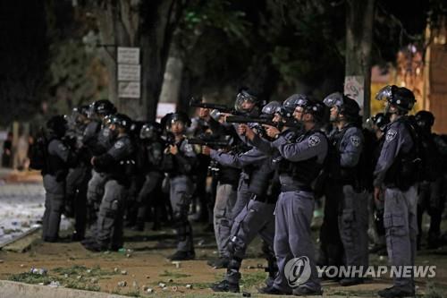 시위진압에 나선 이스라엘 보안군 [AFP=연합뉴스]