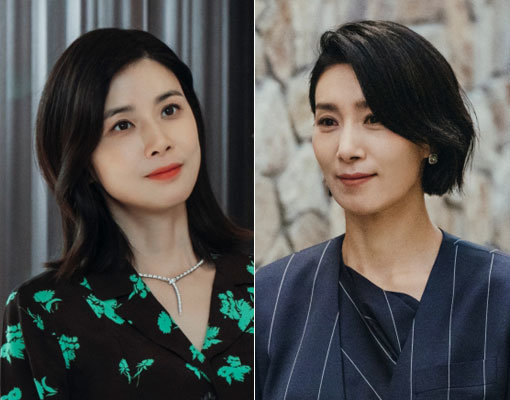 연기자 이보영(왼쪽)과 김서형이 8일부터 선보인 tvN ‘마인’을 통해 여성 캐릭터의 힘을 발휘하고 있다. 사진제공｜tvN