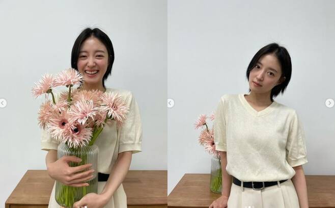 Actor Lee Se-young has been showing off his lovely charm with Flower.Lee Se-young posted several photos on his 11th day without any comment through his instagram.Lee Se-young in the photo is wearing a short-sleeved top and white pants and posing with a flower bottle with a large flower.Lee Se-young, who boasts a doll visual with a big deer eye in a boyish short-cut hairstyle, makes fans feel like a lovely yet refreshing charm.The fans responded, My sister is so beautiful, Flower is blooming, and Who is Flower?Meanwhile, Lee Se-young met with fans last year through MBCDrama Kairos.