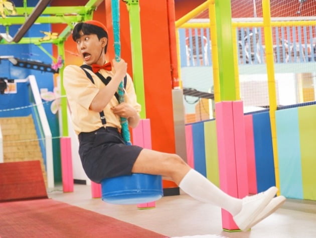 Singer Lim Young-woong turns into Mr. Trot Mulberrylin in yellow kindergarten uniform for family monthIn the 50th episode of the TV Chosun King Sejong Institute: Life School, which will air on the 12th (Today), TOP6 Lim Young-woong, Youngtak, Lee Chan-won, Jung Dong-won, Jang Min-Ho, Kim Hee-jaes childhood photos, Game, snacks, and childrens songs that summon memories The family month special feature MulberryMulberryLand Travel will be presented.Above all, TOP6s childhood album, which was different from the cake, is released for the first time and focuses attention.The members who showed off their tremendous Mulberry power from childhood, the members who showed off their trendy trend with their past fashionable buttocks, and the members who were focused on the eyes with cute photos that they did not know, How did you get a picture?Moreover, when old Game such as Easy-Fucking and Autonomous Ki appeared, The Old Brothers Jang Min-Ho and Young-tak lead the atmosphere with tension uploaded with a series of game explanations, and Lim Young-woong becomes a new air play winner by demonstrating Hero ticket advanced air play skills.The TOP6 then accepted the MulberryLand ticket with the date of publication in the 1980s and arrived at the fantasy MulberryLand and cutely walked MulberryLand and released Jangkumi.TOP6 enjoys various Game in the thrill of sweating hands, such as the struggle to collect the Mulberry ticket before the Mulberry Drawing of Lucky which can have Wannabe Gift, and the bigness and various tricks.In particular, Yeongtak focuses his attention on the extraordinary tricks that make him say I think it is really great from Jang Min-Ho, and Lim Young-woong destroys the scene by saying Walk all!TOP6 will show a six-color stage full of personality through Mulberry-kissed iron Mr. Trot agitation which is nowhere in the world.Ubis Kindergarten Jang Min-Ho, who captivated the stage with his first thick verse, and the children Jung Dong-won, who came in rhythm from Hadong, came to the stage and led to a grand integration scene where the applicants took the stage.In the meantime, Lim Young-woong raises his interest by causing laughter with a pout throughout Mr. Trot agitation.As the final winner of Trot agitation, as well as the magson and gold hand, appear, raises questions about who will be the main character of the Mulberry Drawing of Lucky, which presented honey jam.The appearance of TOP6 and the exciting songs that seem to have returned to pure children will make the viewers a pleasant time, the production team said. Please expect the moment of big fun that TOP6 is preparing for the family month.The 50th episode of the Mulberry Peach King Sejong Institute: Life School will air at 10 p.m. on the 12th.a fairy tale that children and adults hear togetherstar behind photoℑat the same time as the latest issue