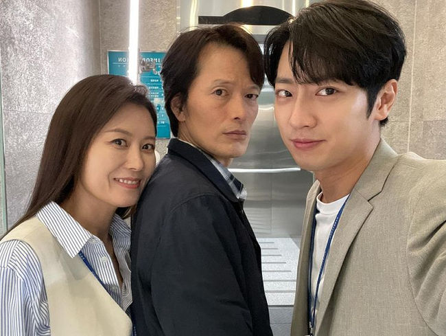 Actor Lee Sang-yeob has released a little scene of MBC Not crazy shooting.Lee Sang-yeob posted a picture on his SNS on the 12th with an article entitled #coming soon.Lee Sang-yeob, Jung Jae-young and Moon So-ri pose in a friendly pose together, and the three people dressed up in neat clothes look at the camera and show that they are close friends.The warm appearance of Lee Sang-yeob catches the eye. Moon So-ri and Jung Jae-young also showed a strong presence.Lee Sang-yeob, Jung Jae-young and Moon So-ri appear in MBC Drama Not Crazy, which depicts the survival of middle-aged workers struggling to survive in a changing workplace.Kim Geun-hong and Jung Yoon-yun joined forces, and in addition to the three, various Actors such as Kim Ga-eun, Guidance, Kim Nam-hee and Cha Chung-hwa will appear.