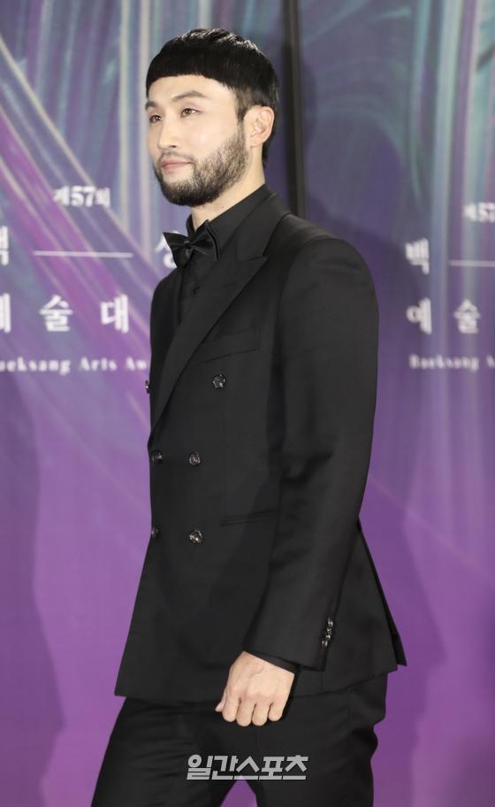 Actor Choi Soon-jin poses at the 57th Baeksang Arts Grand Prize awards red carpet event held in KINTEX, Ilsan, Goyang City, Gyeonggi Province on the afternoon of the 13th.The 57th Baeksang Arts Grand Prize, the nations top comprehensive arts awards that cover TV, film and theater, will be broadcast simultaneously on JTBC, JTBC2 and JTBC4 from 9 pm and will also be broadcast live on Tiktok.The awards, which will be held by Shin Dong-yeop and Suzie, will be held in consideration of the Corona 19 situation after last year.Goyang = 2021.05.13