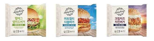 CU가 ‘하루종일 버거파 시리즈’를 출시하고 시간대별 맞춤 메뉴를 제안했다. (CU 제공)