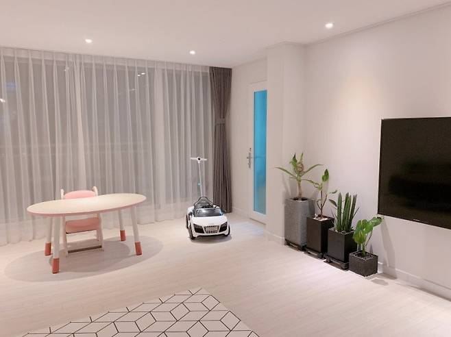 출처: <책상><커튼> 등 제품정보 모아보기(▲이미지클릭)