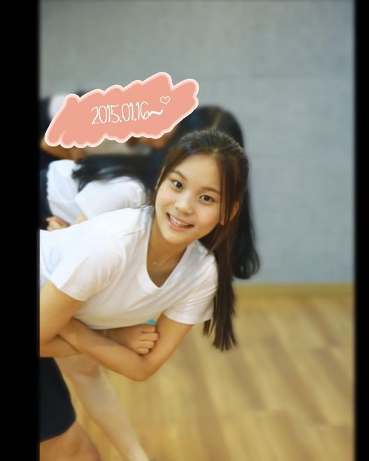 Girl group GFriend member Umji posted the videos that were filmed ahead of debut and made a fuss.GFriend Umji posted a video and a video on his instagram on the 23rd, It will not break so easily.Umjis post is part of the GFriend debut song Glass beadmaking.The video posted along with this shows Umji practicing Glass beadmaking choreography ahead of debut.The video was followed by Umji as well as GFriend members greeting each other and decorating the stage.As we are about to debut, we are attracted to the passion and enthusiasm. Our glass beadmaking will be kept transparently and well, Umji added.GFriends exclusive contract with Sos Music was terminated on the 22nd.GFriend and we agreed to show a better picture on our own path after a long period of troubles and in-depth discussions, said Sos Music.On the other hand, GFriend debuted in 2015 with Season of Glass and released hit songs such as From Today, Run Time, You and Me, Night, Tropical Night and Mago.