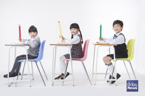 실패를 경험할 때 포기하지 않고 이겨낼 힘이 있어야 합니다. 만약 아이가 마음의 준비가 되어 있지 않다면 공부에 앞서 자존감부터 높여야 합니다. 아이의 행복한 마음 상태는 공부를 잘 할 수 있는 밑거름이 됩니다. ⓒ베이비뉴스