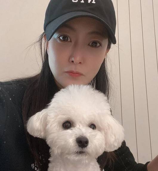 kim hee sun elegance clean in all black fashion