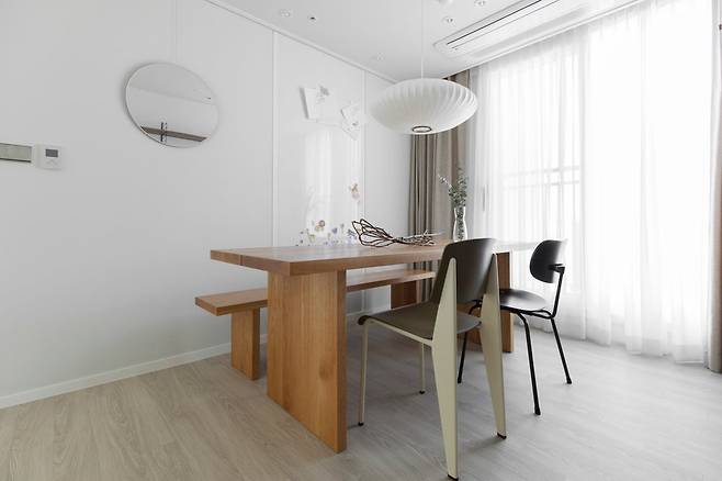 출처: <의자><조명> 등 제품정보 모아보기 (▲이미지 클릭)