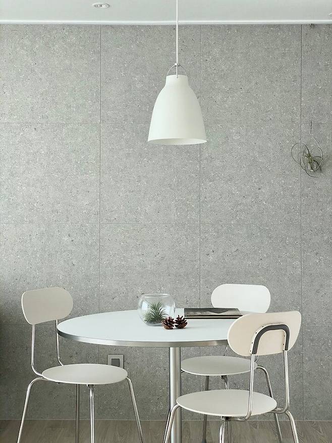 출처: <펜던트 조명> <테이블> <의자> 정보 보러가기 (▲이미지 클릭)