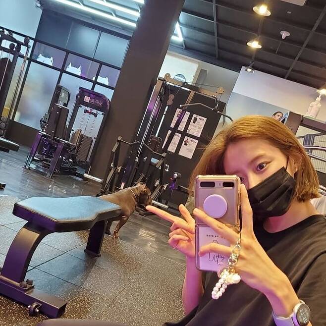 Singer and Actor Uee has certified a visit to the gym.Uee posted a picture on his SNS on the 25th, saying, You are the famous majesty.The photo shows Uee visiting the gym and shooting with a puppy, and a thin wrist brass attracts Eye-catching.In particular, Uee revealed the body fat rate, which decreased from 26% to 18% in TVN On and Off last month, and the trainer was surprised that the body fat rate was lower than the Active duty dancer.Nevertheless, Uees steady search for a gym is admiring.Uee, who made his debut as an after school in 2009, recently signed an exclusive contract with Lucky Company, an entertainment agency.=