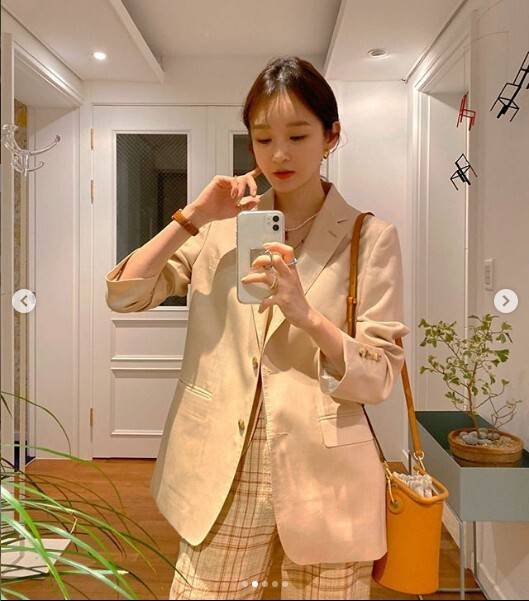 출처: 강민경 인스타그램