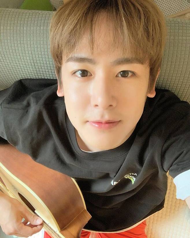 출처: 닉쿤 인스타그램