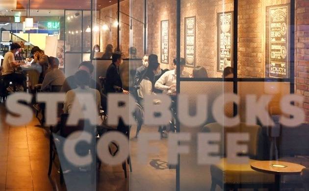 서울 시내 한 스타벅스 매장의 모습 / 김범준기자 bjk07@hankyung.com