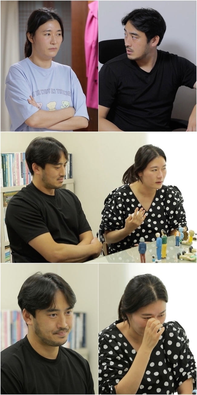 An unusual Conflict scene from Jung Sung-Yoon, Kim Mi-Ryeo Couple has been captured.KBS 2TV Saving Men Season 2 (hereinafter referred to as Mr. 2), which will be broadcast on May 29th.House Husband 2) depicts the rapid events of Jung Sung-Yoon, Kim Mi-Ryeo Couple, the 8th year of marriage to receive the Couple Crisis hotline.Kim Mi-Ryeo, a mother of two and the most busy working mother of the family, recently complained about Jung Sung-Yoons neglect of living and childcare and other things.Kim Mi-Ryeo said, Do I just want to throw it all out and do it?Jung Sung-Yoon said, I will not do anything in the future. He said that the minor quarrel was going to be a fierce conflict.Concerned that they would get more involved, Kim Mi-Ryeo found the Couple Crisis hotline center, and the two began to tell each other one of the things they had been sad about during their marriage life.In the meantime, it was revealed that more serious problems were inherent in each of the deep psychology beyond the Couple Conflict in the Chrisis hotel process.