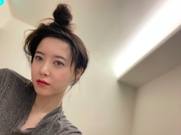 Actor and director Ku Hye-sun reported on the recent situation through photographs.Ku Hye-sun posted a picture on his Instagram on the morning of the 30th, saying, I know that we are all like this in Weekend.The picture she posted on the day shows her staring at the camera with a so-called The Story of the Little Mole Who Went In Sear.It is comfortable, but the everyday beauty of Ku Hye-sun, which utilizes the atmosphere with light makeup and accessories, stands out.Meanwhile, Ku Hye-sun, who is from Incheon Ulchan, made his debut in the entertainment industry through CF in 2002.While holding a picture exhibition and producing a movie, it is expanding its activities through various occupations such as film directors, producers, and writers.Ku Hye-sun SNS