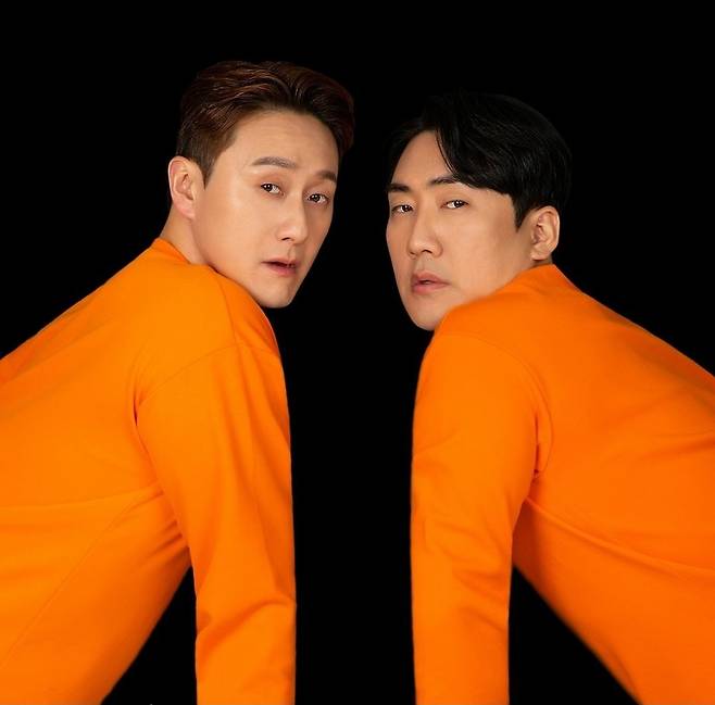Comedian Wonhyo Kim has unveiled the preparations for the group Davier with Lee Sang-hoon.Wonhyo Kim said on his instagram on May 31, Today is my first day of music video shooting # My Money, he said. Honestly, I have lived so far today and trembled. Why is that?Youre trying to do something new? Take a good shot, prodigy.In the cover photo uploaded together, Wonhyo Kim Lee Sang-hoon stares into the camera in an orange costume in a black background.This is a parody of the album cover image of To My Long Lovers released by female duo Davichi in 2019, which attracted attention by showing a deadly omaju from group name to cover.Wonhyo Kim then released another self-colored self-portrait in wine color and left it as fatal color completion.Wonhyo Kim predicted the formation of a dance duet Daviture with comedian Lee Sang-hoon through JTBC entertainment I can not be No. 1.The show will be held by Defcon and Jung Hyung-don for the production and production of Davicher.