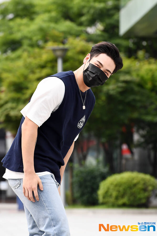 NUEST member Baekho is on his way to work as SBS Power FM Lee Juns As If Its Your Last (Live at Youngstreet, 06 Special DJ) at SBS Mok-dong, Yangcheon-gu, Seoul, on the afternoon of June 1.