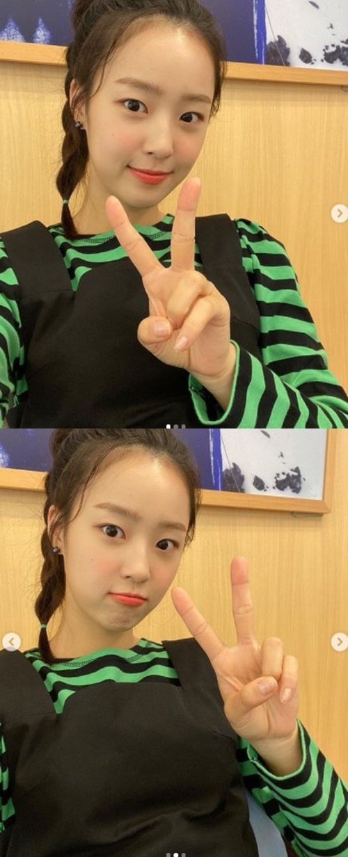 Actor Choi Ye-bin encouraged Mattan Square Should catch the premiere.Choi Ye-bin posted a picture and a picture on his instagram on the afternoon of the 10th, saying, From today (10th) every Thursday night at 9 oclock! SBS Matnam Square!Inside the picture is his refreshing selfie.Choi Ye-bin, who was tied together after her hair, boasted a fresh yet fresh beauty.It also emits bright energy and emits cute and refreshing charm with a bright smile.Meanwhile, Choi Ye-bin has made headlines by saying that he will join Kwak Dong-yeon and Choi Won-young as New Farming Ventures in the Square of the Mangnam.