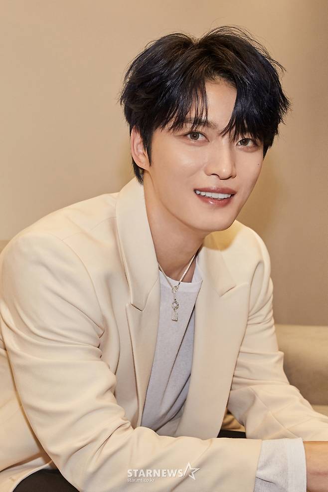 Travel Birdies 2 is a Travel entertainment program that makes Jaejoong travel all over Korea and makes a story with various Birdy such as unfamiliar friend, friend who passed by, friend friend who is traveling in Travel./ Photos = CJS