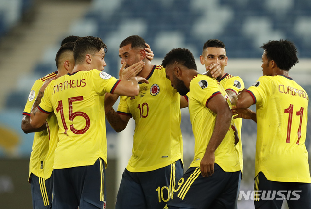 [쿠이아바=AP/뉴시스] 콜롬비아가 에콰도르를 제압했다. 2021.06.13.
