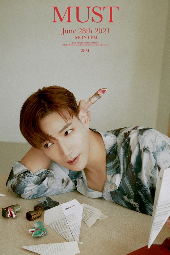 2PM JUN. K (Jun-Kay) showed off its artistic charm by spewing a city-wide atmosphere on the new album MUST (Must) Teaser.2PM is releasing a series of tising contents such as trailer film, track list, personal teaser image, and comeback opening ahead of the release of the regular 7th album MUST and the title song You have to on June 28th.At 0:00 on the 18th, JUN. Ks personal Teaser Image will be presented through the official SNS channel, and the same day, noon visual film and Teaser Image will be released.JUN. K in the Teaser gathered a hot response from fans around the world with a wide shoulder like the Pacific and deep eyes.In the dark version Image, he wore only one black jacket and created a chic mood, showing the charm of a cold city man.In the visual film and light version Image released at noon, I smiled at the spray and showed off my sleek sidelines and attracted domestic and foreign fans.JUN. K is the author of K-pop a comeback on the chart craze, We, which is a key song of the chart craze. It shows trendy sense and wide musicality steadily.This time, I will continue to participate in the work of three songs including MUST, Its not okay, I want to see, Ill go to see, and I will not let it go.2PM is expected to show the essence of K-sexy once again with a new song You have to released in about 5 years.Member Chang Woo Young is writing and composing, and he is raising his expectations. What if love comes back?What should I say? , What if our comeback is now?I started with the question What should I do? And the answer to the question What I can not refuse is to face with a powerful attraction, what I want to do and what I have to do was included in the addictive melody.Meanwhile, 2PM will release its regular 7th album MUST and the title song You Must at 6 p.m. on the 28th, and will pay back to Hot Tist (Fantum Name: HOTTEST), who has been waiting for the military flag with various activities.Photo: JYP Entertainment