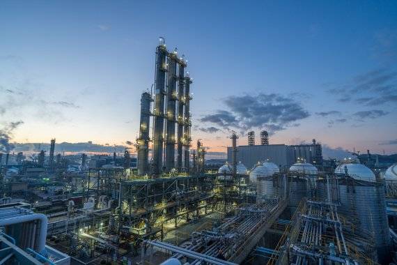 금호석유화학 울산고무공장 야경. 금호석유화학 제공.