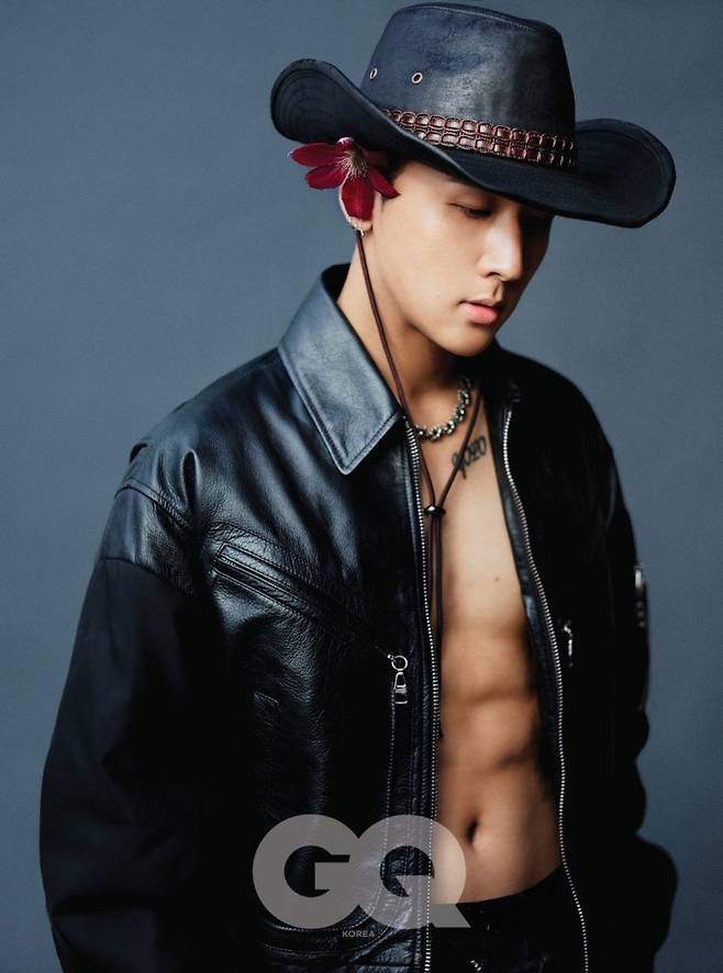 Singer Ravi has revealed her sexy charm full of masculine beauty.Fashion magazine GQ released a solo picture of Ravi on Tuesday.Ravi in the public picture caught his eye with a masculine yet sexy charm, such as showing off his solid abs with his jacket on his bare body, or looking down at the camera with a rose in his mouth.In the interview, Ravi asked about the meaning of the new tattoo Joker, saying, Joker is invincible, so I engraved it with the desire that there is a room in my life.When asked what Ravi holds, he said, There is no such thing. So I want to have Joker, but I think that invincible hand can not exist.It is impossible to cover and control everything with one. As a hip-hop artist, he also revealed his musical conviction. Ravi said, I originally made music conscious of popularity.But as I passed by, I realized that the song I made was not mine, and I finally had a goal of focusing more on what I can do well. Ravi, who said that his fourth mini-album, ROSES, was the album with the clearest color, said, I was more concerned about unity than tremendous change.I will feel that the album has been organized as a whole. In particular, ROSES will be an indicator of Ravis musical journey.Ravi is an album that can be introduced as a music of this energy. He said, I am preparing a regular album immediately in connection with this album. As for how he wants to summarize Ravi, he said, It is a hot player, he said. I think my willingness to do what I like is boiling.Meanwhile, more pictures and interviews of Ravi can be found in the July issue of Zikyu.iMBC  Photos Provision = Zikyu