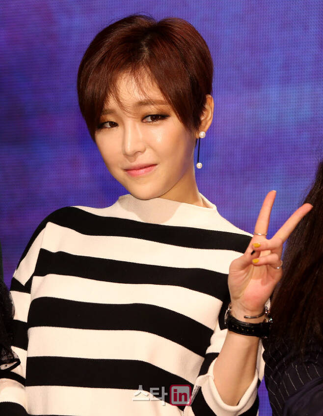 Gain had a short-term indication process last year and received a one million won finalized disposition in connection with Propofol, Mystic Kahaani said in a statement issued on the morning of the 1st.Even though Gain and his agency both recognized that it was a socially incorrect act, they can not apologize for the mistake first, and I apologize deeply for the sudden news that I have caused more trouble, he said.Gain has been suffering from severe pain, depression, and severe sleep disorders for a long time due to the accumulation of large and small injuries during his activities, and he has been doing unconcerned Choices in the process, Mystic explained.Even though the pain of the artist has been increased due to things that can not be said in the past few years, the artist and his agency, which should be together as a fate community, have not found a wise way to get out of it, he said.Gain and Kahaani will do their best with more delicate and serious hearts to stand in front of fans and the public in a mature manner, he said. I apologize Gain for the inconvenience I have given you.A 70-year-old plastic surgeon who used propofol to a famous girl group member on the 25th of last month and sold a general anesthetic, Etomy Date, was sentenced to prison sentences at the appellate court.The person referred to as a famous girl group member in the report was not charged together because the Tommy Date was not designated as a drug, and it was reported that there was not enough evidence related to the propofol medication.However, apart from the case, it was reported that the sentence was confirmed earlier this year because it was short-term indication for a fine of 1 million won for allegedly administering propofol between July and August 2019.Meanwhile, a report was made the day before that the girl group member was Brown Eyed Girls Gain.When asked about this, Kahaani said, I will check the contents.Next is a specialization in Mystic Kahaanis position.Mystic Kahaani.I would like to express my position on Gains Propofol report from Mystic Kahaani.Gain has been awarded a finalized disposal of 1 million won last year through a short-term indication process related to Propofol.Although Gain and his agency recognized that it was a socially incorrect act, I can not apologize for the mistake first, and I apologize deeply for the sudden news that I have caused more concern.Above all, I am sick and painful to tell the fans who have waited with affection for a long time of self-reliance that I can not meet the waiting.I am most sorry for that.The accumulation of large and small injuries during the activity has long suffered severe paind, depression, and severe sleep disorders, and in the process, I have been doing unconcerned Choices.Despite the pain of the artist individual due to the things that have not been said in the past few years, the artist has not found a wise way to get out of the company that should be together as a fate community.I am deeply aware of the responsibility as a company for the lack.In the future, Gain and Kahaani will do their best with more delicate and serious hearts to stand in front of fans and the public in a mature manner.I sincerely apologize for the inconvenience once Gain.