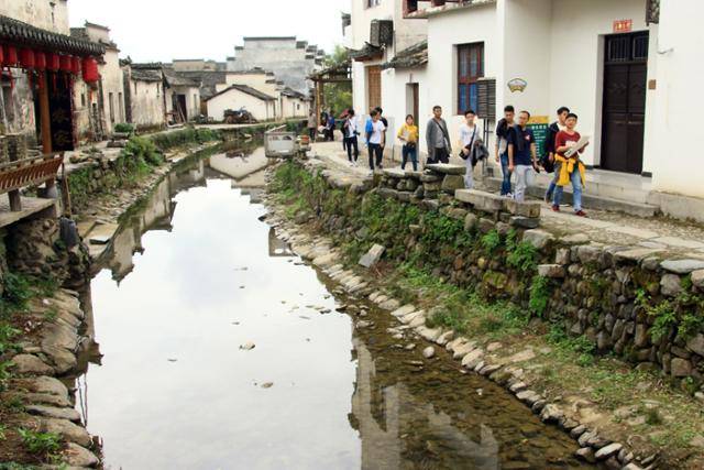 이현 노촌을 흐르는 도랑. ⓒ최종명