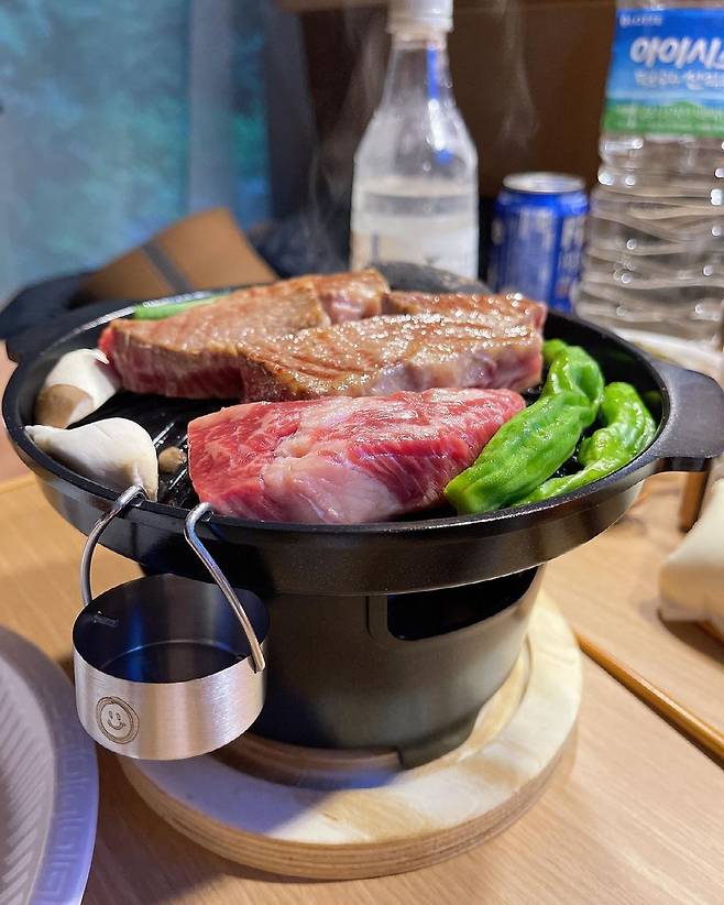 Comedian Lee Guk-joo showed us what a real car break is.On May 5, Lee said through his personal Instagramgramgram, On a rainy day, Meat can not be missed in camping cars for a long time.Beef lamb was the best tofu stew. In the photo, Lee is baking Meat in the car and boiling stew to eat rice. Especially, the large ventilation fan on the ceiling of the car is impressive.The passion for tea and food gives the admiration of the viewers.The netizens were full of admiration responses such as I want to have this car, I want to see the ventilation fan!, This sister is a steamer, iMBC  Photo Sources An exotic Instagramgram