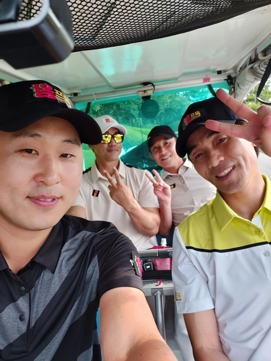 National player guest Choi Jin-chul - Lee Eul-yong - Hong Sung-heon - Yoon Suk-min declared the fast-tracking bullet Battle, and provoked Golf King Lee Dong-gook - Lee Sang-woo - Jang Min-Ho - Yang Se-hyeong.TV CHOSUN King Golf is a Fantastic Head Coach Kim Gook Jin - Kim Mi-hyun and Golfs four-color four-color charm Lee Dong-gook - Lee Sang-woo - Jang Min-Ho - Yang Se-hyeong with super-class guests and thrilling Golf Battle It is a new concept sports entertainment program that gives fresh fun.Since the first broadcast, it has been receiving a hot response for seven consecutive weeks, continuing the first throne of the TV viewer ratings.In this regard, TV CHOSUN King Golf, which will be broadcast on July 12, King Golf team Lee Dong-gook - Lee Sang-woo - Jang Min-Ho - Yang Se-hyeong is a national player soccer player in Korea. He has a stronger Lee Yeol-chi-yeol Battle than ever.Above all, the members of the National Player team started a sparkling nervous battle as soon as they started Battle, revealing a burning competition.When Hong Sung-heon, a former national player baseball player, declared, I will hit without thinking about the amount of broadcasting, Choi Jin-chul, a legendary soccer defender, also said, Lets finish it soon if we can finish it soon.The scene was hot as the members of the Golf King also became motivated by the vigorous attitude and composition of former national players who made their reputation in soccer and baseball.In particular, Yoon Suk-min, who is preparing for his second life as a Golf player after retiring from baseball, has raised his enthusiasm with his great success.Yoon Suk-min, who is currently challenging the professional test, is recognized as a professional golfer and has shot a driver shot like a cannon over 300m despite the wind of the Kyonggi.In the meantime, the Golf King team and the National Player team focused their attention on the crisis with unexpected game.The National Player team showed unexpected loopholes and caused laughter at the obstacle Time Attack Kyonggi, which had to put the ball in the mini soccer goal after 10 rounds of elephant nose through hurdles and limbo.The former National Player team members, who were confident about their physical strength, complained of sudden dizziness among the Game and showed the Hyunta of the retired National player, which was knocked down, and devastated the scene with laughter.In addition, director Kim Mi-hyun of Spicy Peanut, released the practice of putting of actual players with Special One Point Lesson, and released a great honey tip to members of Golf King, who usually make many putting mistakes.As the 4th Golf King and Kim Gook Jins putting to score Battle are unfolded, questions are gathering about the world class class class class lessons and the results of the game.