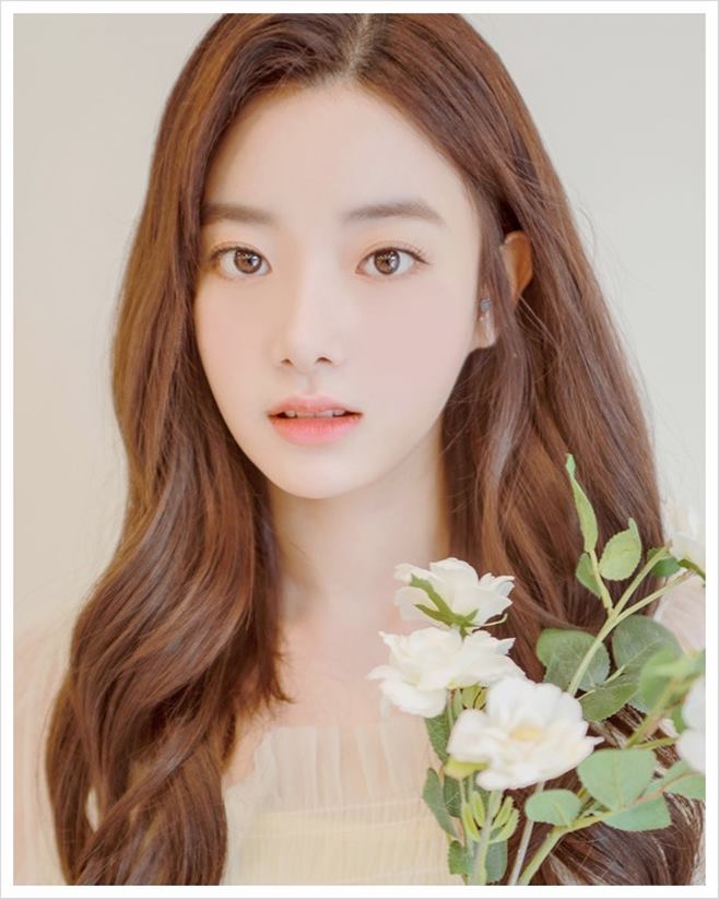 Lee Hyunjoo, who has been controversial for claiming that she was bullied by members at the time of the girl group April activity, resumes her activities as a web drama.On the 13th, the production company The Leaders Company announced that Lee Hyunjoo will make a special appearance on the web drama Broadcasters and scheduled to be broadcast in September.Broadcasters and the Exciting is an office web drama depicting a rowdy episode at a live commerce company, with Lee Hyunjoo playing Han Yu-ra, a rival to heroine Yoon I-seo (Im Na-young).Lee Hyunjoos appearance, the production company said, It is the first film since April, but I have made a special appearance because of my loyalty to the production company.Earlier, Lee Hyunjoos brother revealed in February and March that Lee Hyunjoo was bullied by April members and attempted extreme choice and eventually left the team.Lee Hyunjoos acquaintance also supported and supported this claim.Lee Hyunjoo also added controversy in April when he claimed that he was assaulted and abused by members during the April April April.However, other members refuted Lee Hyunjoos claim that it was not true, and DSP Media, a subsidiary company, strongly denied that Lee Hyunjoos claim was unilateral and distorted.Since then, the agency has sued Lee Hyunjoo as well as his brother and acquaintance for defamation, but the police have dismissed the decision.Lee Hyunjoo suddenly resumed his activities while the truth workshops of both sides are continuing fiercely.The netizens are supporting his comeback, and the case is divided into two distinct responses as it is premature as the case is not closed.Meanwhile, Broadcasters and starring Lee Hyunjoo has completed the casting, and it will be filmed from the end of July and will be broadcast from September.