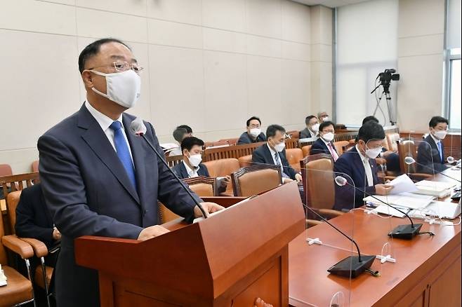홍남기 부총리 겸 기획재정부 장관. 사진=연합뉴스