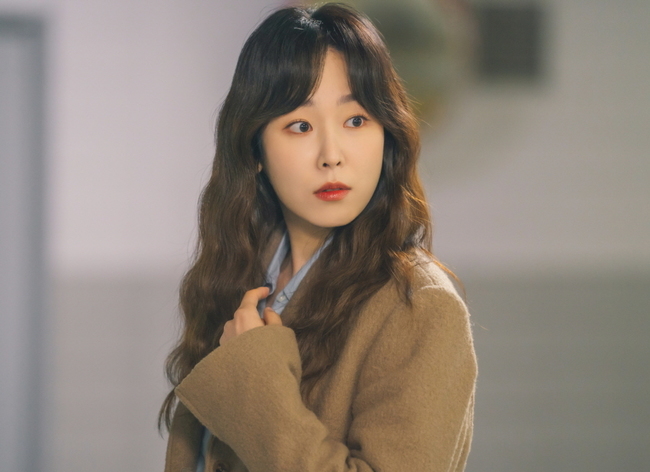 You send my Spring Nam Gyu-ri emergency SOS request to Seo Hyun-jin.In the TVN monthly drama You Are My Spring (playplay by Lee Mi-na/directed by Jung Ji-hyun/produced by Hwa-An-dam Pictures), Seo Hyun-jin regards an inn in Gangneung, where he stayed for a while as his hometown of his heart, and Kang Da-jung, who became a hotel concierge manager, Nam Gyu-ri, became afraid to love someone again after being badly and sickly used by his beloved boyfriend and manager. Actor Ahn Ga-young is taking on the role of Acting transformation, and is getting hot response.In this regard, Seo Hyun-jin and Nam Gyu-ri presented the parking lot unexpected SOS screen, which predicts a different Warmans.Ahn Ga-young, who was hiding behind the parking lot car in the drama, urgently calls Gang Da-jung.Ahn shows his face covered with sunglasses, gives Kang a request to Kang Dae-jung, and Kang Dae-jung shows a surprised and embarrassed appearance.When Kang Da-jung hesitated, Ahn Ga-young held Kang Da-jungs hand with his eyes on a cat in boots, which filled with desperateness.I am curious about what Ahn Ga-young asked Kang Dae-jung to do, and the story that made Kang Dae-jung so embarrassed.In the scene of Top Star Agal Bokgeol, the intensity of Seo Hyun-jin and Nam Gyu-ri, who became intimate for the first time in You are my Spring, shone.Nam Gyu-ri and Ahn Ga-young, who have to show their sadness with their languid eyes after confirming each others faces, showed off the fantastic breathing of Seo Hyun-jin, who was surprised by the sudden action of Ahn.Especially, when they faced their faces and eyes close to each other during rehearsals, they said, I have never seen it so close! And I was so excited.